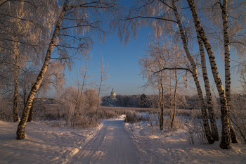 Sunrise over the river / ***
