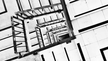 Black and white / ***
