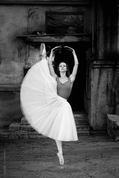 Ballerina / ***