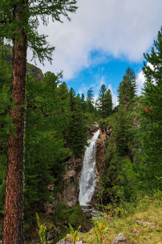 waterfall / ***