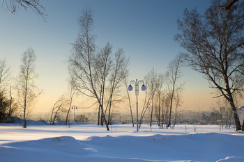Februar / ***