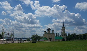 Kirche Mariä Himmelfahrt / ***