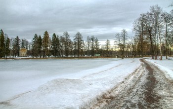 März / ***