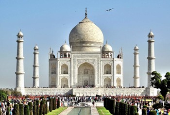 Taj Mahal / ***