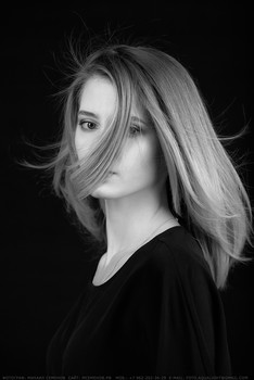 Strange portrait / ***