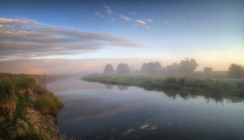 Fog over the river / ***