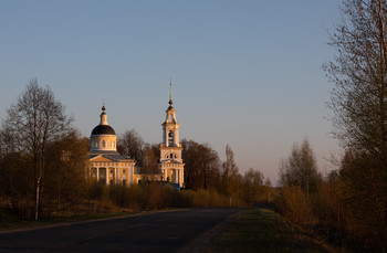 Kirche St. Nikolaus / ***