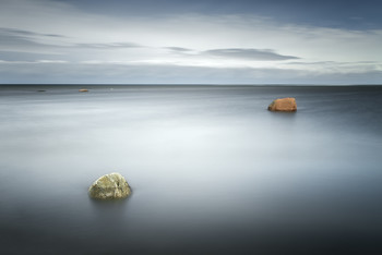 Rock in the sea / ***