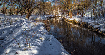 River. / ***
