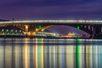 Metro Bridge / ***