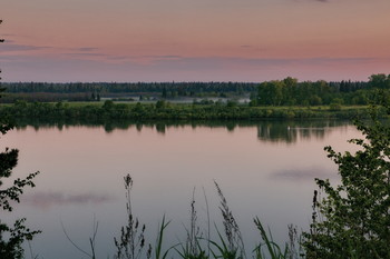 A quiet evening. / ***