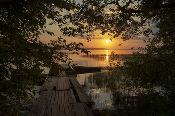 Sunset on the lake / ***