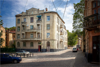 the streets of the old town / ***