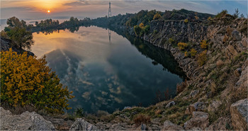 Abandoned Quarry / ***