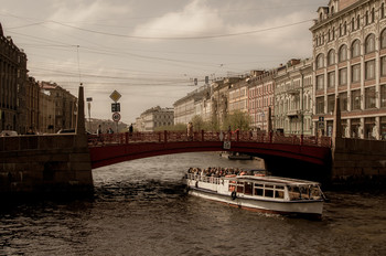 Red Bridge / ***