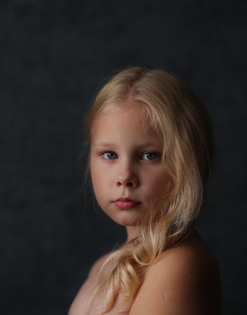 Portrait of daughter / ***