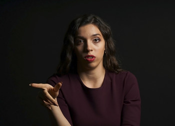  / ***