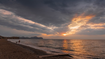 June Dawn / ***