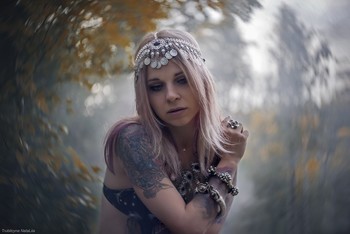  / ***