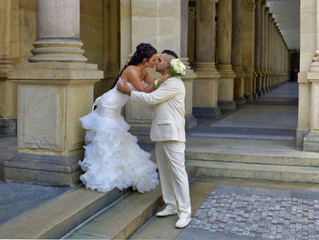 Kiss / ***