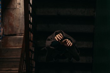  / ***