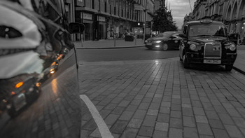 Taxi / cloudy day in glasgow