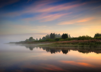 Nebel über dem Fluss / ***