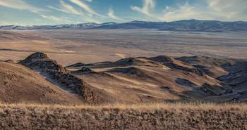 October ... Evening ... View of the valley from a height of 2500 m .... / ***