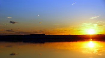 Sunset in the suburbs / ***