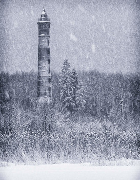 Lighthouse / ***