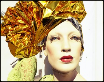 artemis / mannequin in full sunlight - fashion
