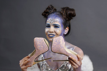 shoes / ***