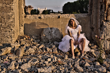 Solitude of the fugitive bride / ***
