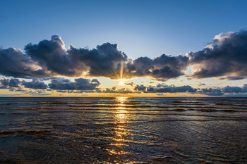 Sonnenuntergang auf dem See / ***
