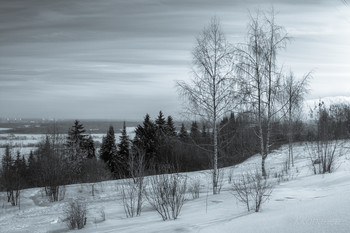 Sonnenaufgang über dem Fluss / ***