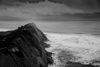 At the end of the earth / ***