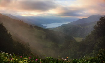 Morning in the mountains / ***