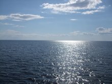 Thin line between sky and lake / ***