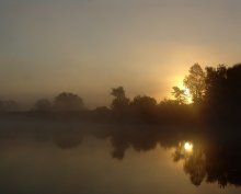 Sonnenaufgang auf dem Dnjepr / ***
