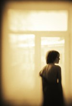 Silent room (window) / ........