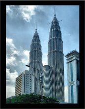 Twin tawer / ***