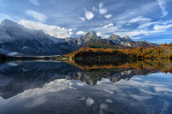 Spiegelung / Aufgenommen im Herst in der Grünau in Österreich