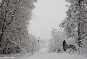 Small hut / ...