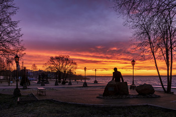 Sunrise / ***