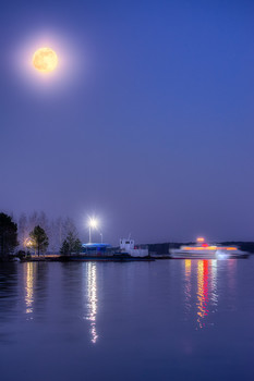 Supermoon / ***