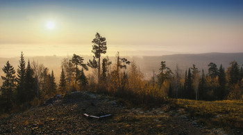 City in the fog / ***