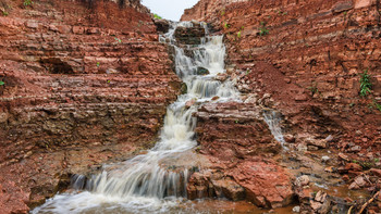 waterfall / ***
