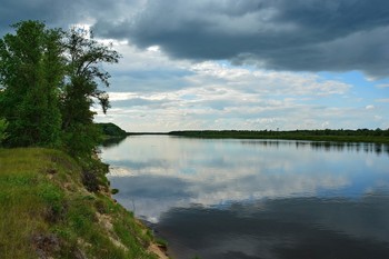 Evening on the river / ***