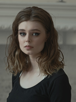  / ***