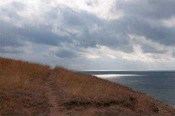 Partly Cloudy / ***